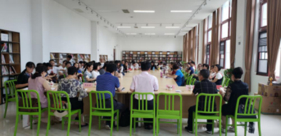 合力向前，“文”“艺”并进