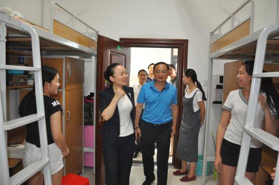 李晖厅长出席我院教师节表彰大会