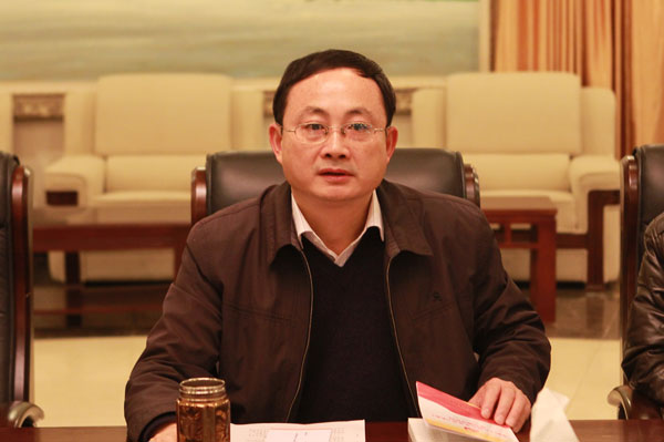 学院召开支部书记及部门主任会议集中学习十八届三中全会精神