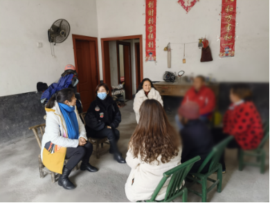 学院精准帮扶送温暖资助育人暖人心