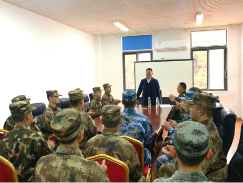 学院举行2021年春季大学生应征入伍欢送会