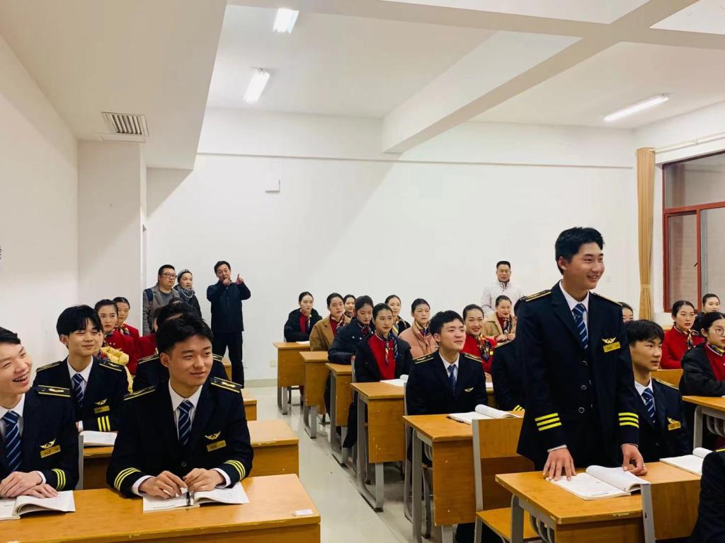 学院领导现场督查2021年春季学期开学第一课