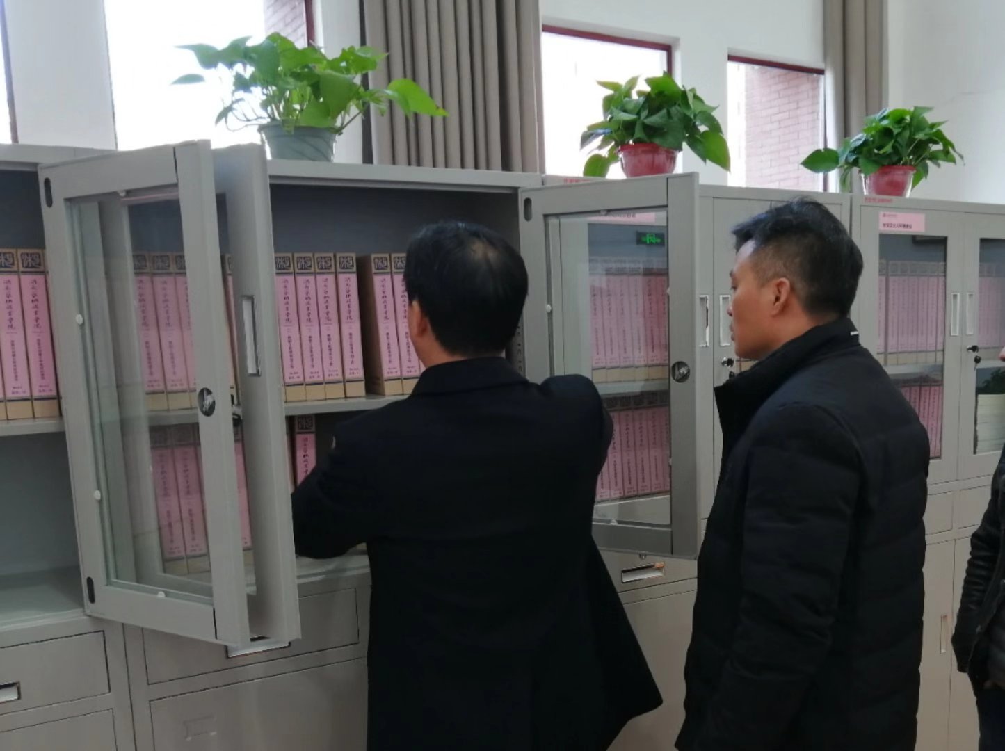 院党委书记王章华率队再次督查文明创建工作