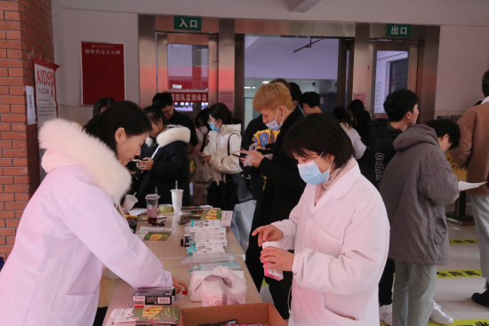 防疫不停抗艾不止 共同捍卫健康校园