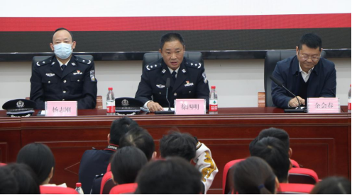 学院开展“反走私禁毒进校园”教育活动