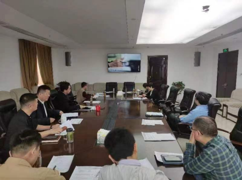 学院组织集中观看《生命重于泰山》专题片