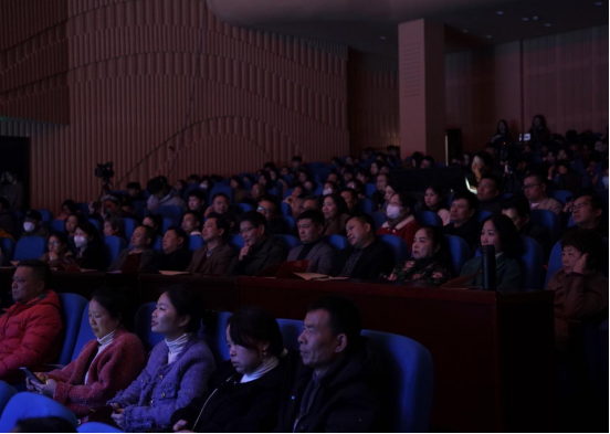 戏剧学院毕业生邀您共赏经典花鼓戏《状元与乞丐》