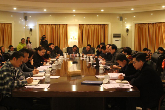 学院党委中心组学习(扩大)会议集中学习党的十八届六中全会精神