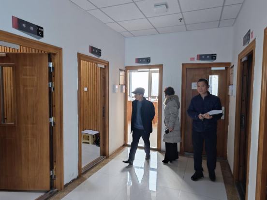 院领导现场督查新学期开学第一课