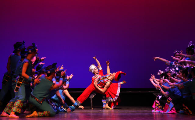 新华社—原创舞剧《水印五溪》在湖南长沙上演