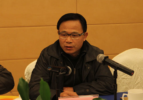 学院召开党委中心组学习扩大会议，专题学习党的十八大精神