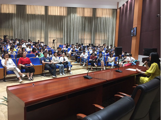 影视系优秀校友唐丽丽回校讲座