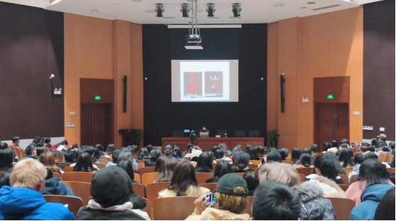 中央美术学院吕越教授来校讲授《时装艺术与设计》