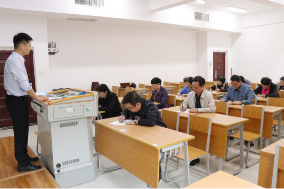 学院主题教育应知应会知识点抽查、座谈访谈工作圆满完成