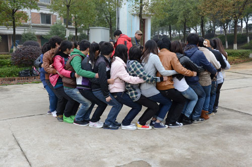 社文系酒店管理专业学生参加素质拓展训练