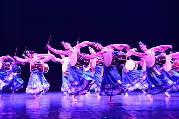 学院舞蹈系2016届毕业生艺术实践成果展演精彩上演