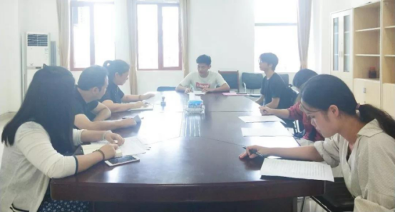 影视系举行学生申报国家奖学金评审会