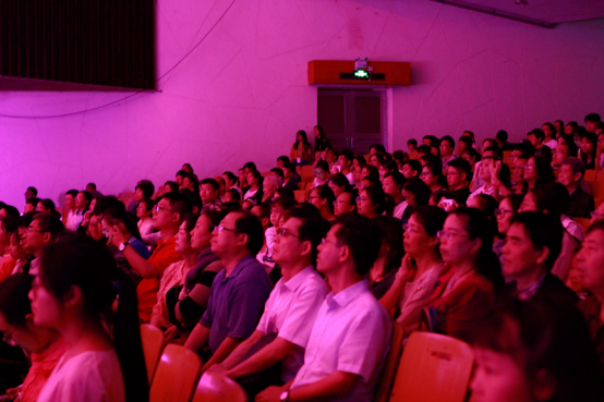 音乐剧《妈妈再爱我一次》在湘潭大学上演