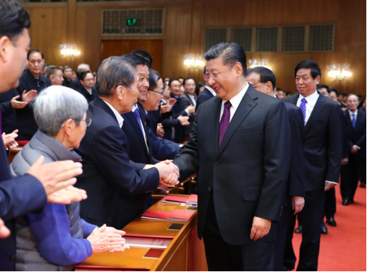 习近平等党和国家领导人出席观看庆祝改革开放40周年文艺晚会​我院校友张也、雷佳、王丽达登台演唱为改革开放献礼