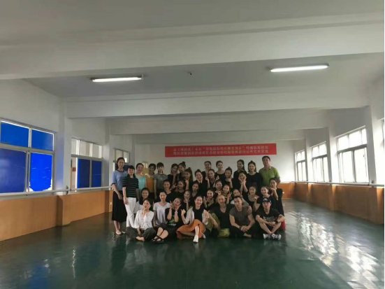 国际新锐艺术家戴剑到学院授课